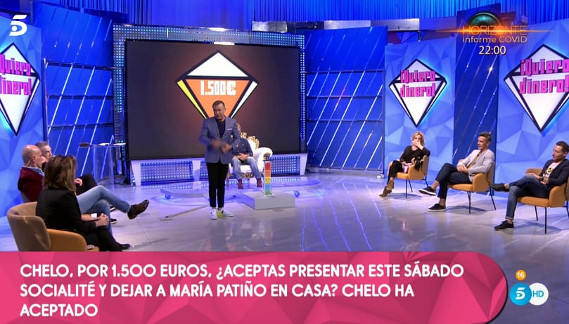 Chelo García Cortés le arrebata a María Patiño su puesto como presentadora en 'Socialité' por 1.500 euros.